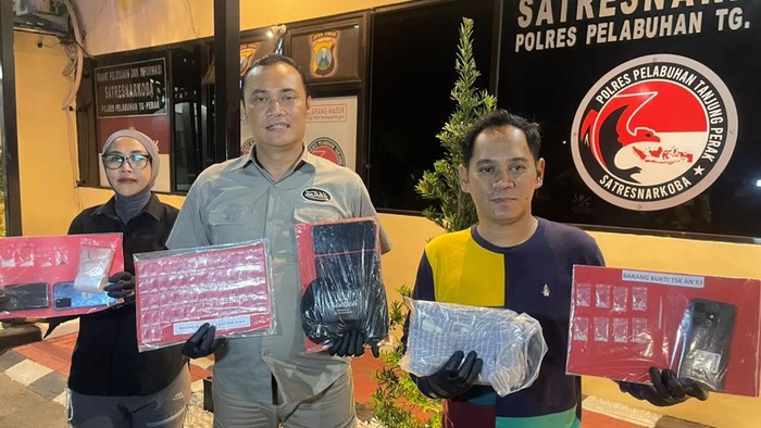 Polres Pelabuhan Tanjung Perak mengungkap narkotika