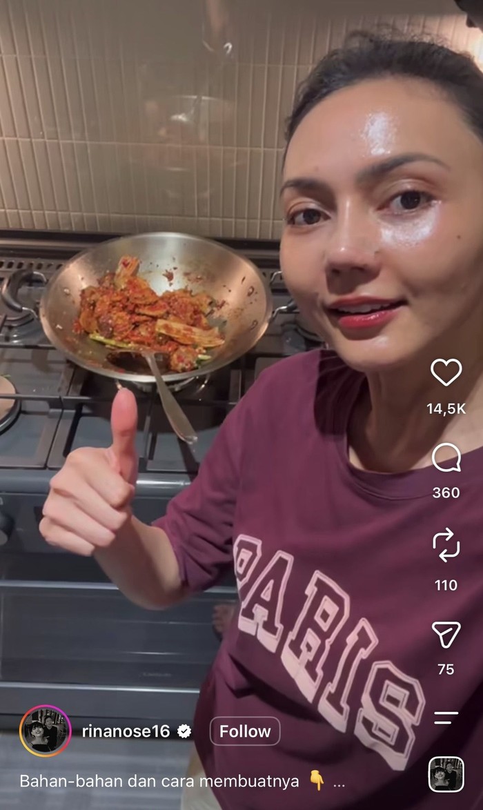 Potret Seru Rina Nose saat Makan Cantik hingga Masak Jengkol di Dapur!