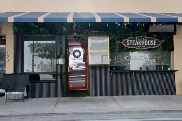 Restoran Steak Ini Viral Usai Tawarkan Pengalaman Makan Tanpa Busana