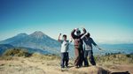 Keren! Ririe Fairus Menantang Adrenalin di Gunung, Laut hingga Air Terjun