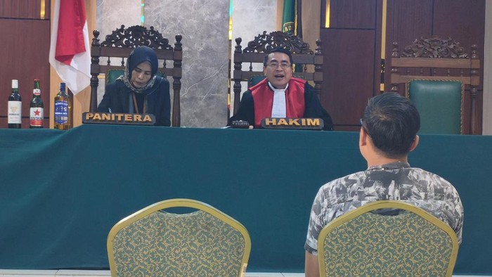 Sidang penjual miras ilegal di Sidoarjo
