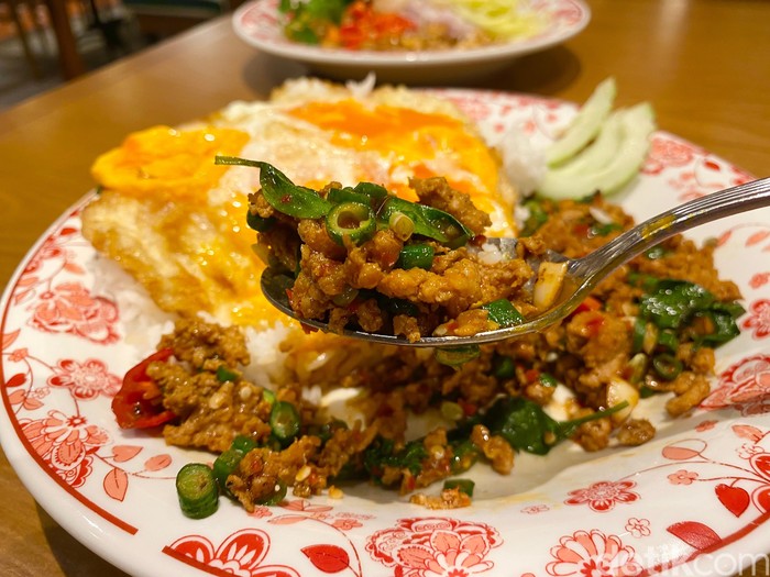 Menu khas Thailand Autentik di Soi Sabai