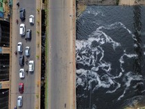 Sungai Cileungsi Tercemar, Air Bekasi Menghitam dan Berbusa
