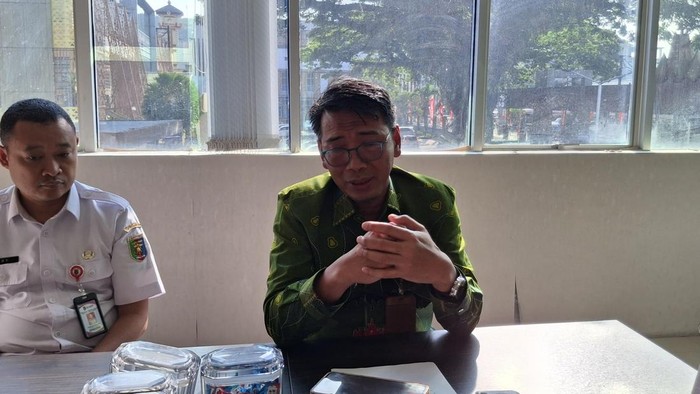 Wakil Direktur Keperawatan, Pelayanan, dan Penunjang Medik RSUDAM, dr Yusmaidi