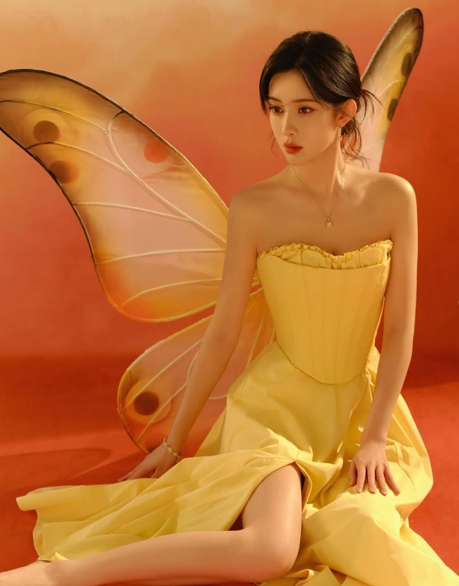 Berada di urutan kedua aktris drama China terpopuler global, Meng Ziyi yang lahir pada 5 Desember 1995 merupakan lulusan Beijing Film Academy. Aktris drama China yang dikenal dengan visual elegan ini mulai mencuri perhatian setelah membintangi sejumlah drama sejarah, fantasi dan wuxia (bela diri atau persilatan). Foto: Dok. Instagram, Weibo