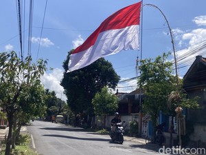 Video: Sambut Kemerdekaan, Pemuda Bali Kibarkan Bendera Indonesia Raksasa