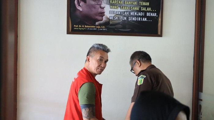 Buron kasus perzinaan selama 10 tahun, Frangki Mokoginta, diringkus Kejati DIY, Rabu (5/8/2026)