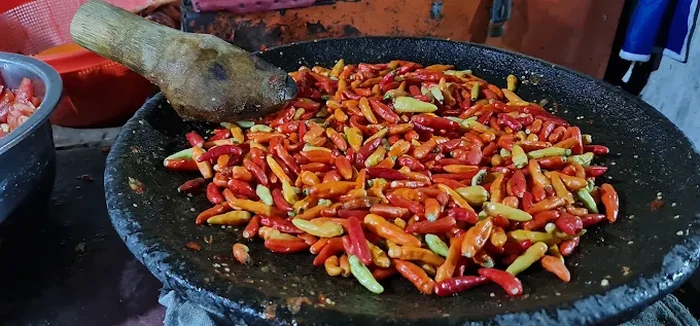 10 Tempat Makan Spesialis Sambal di Jakarta, Pedasnya Bikin Nagih!