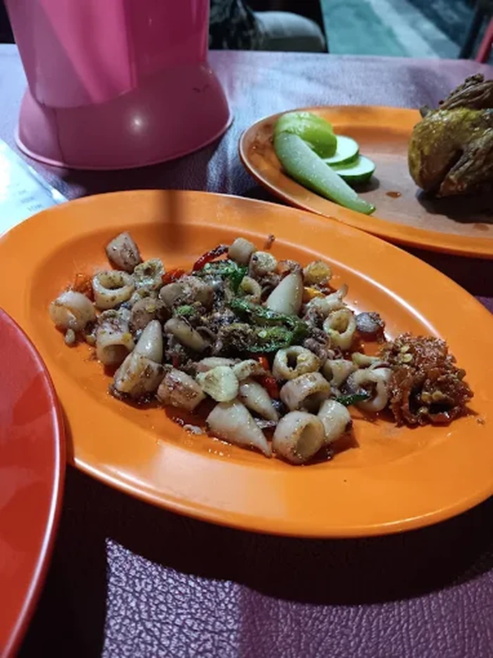 10 Tempat Makan Spesialis Sambal di Jakarta, Pedasnya Bikin Nagih!