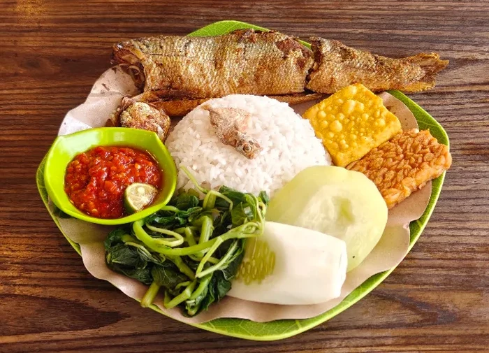 10 Tempat Makan Spesialis Sambal di Jakarta, Pedasnya Bikin Nagih!