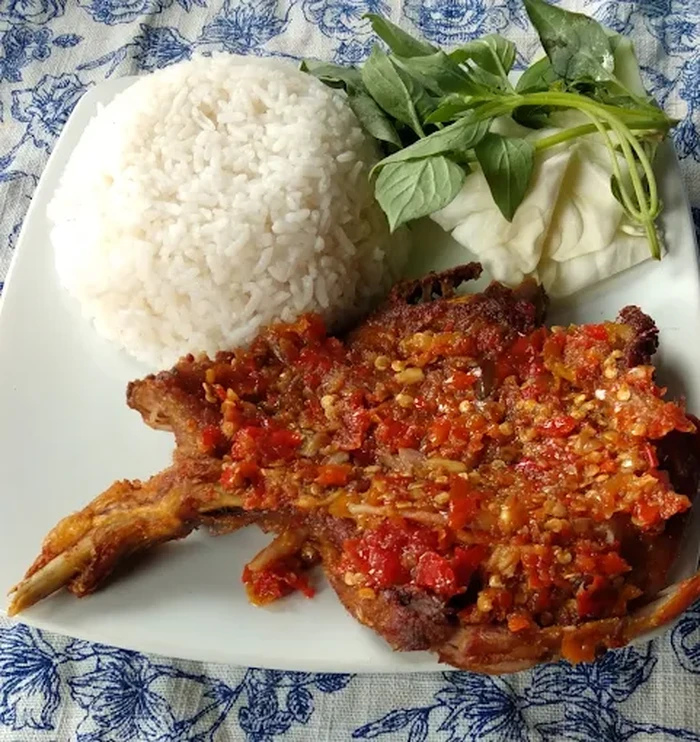 10 Tempat Makan Spesialis Sambal di Jakarta, Pedasnya Bikin Nagih!