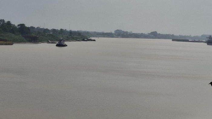 Kabut asap mulai muali selimuti di Kota Jambi diduga dampak karhutla