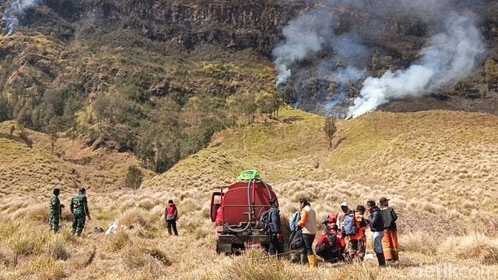 Kebakaran di TNBTS terus meluas