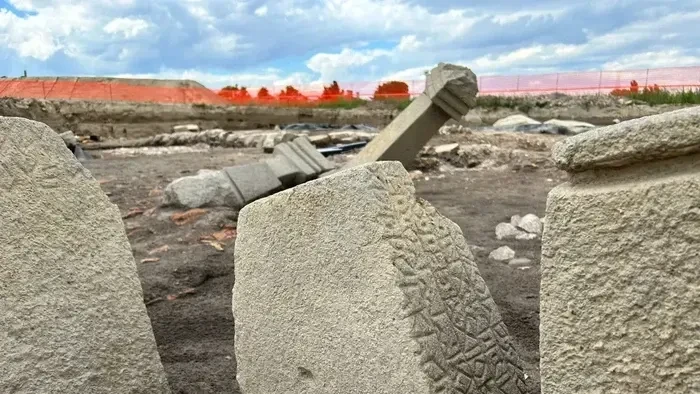 Kuil kuno tersebut berlokasi di Ponso, sekitar 72 km di barat daya Venesia.