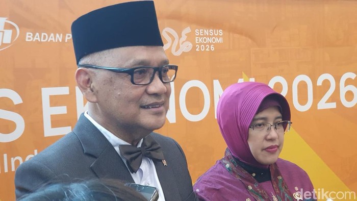 Menteri Haji dan Umrah (Menhaj) Mochamad Irfan Yusuf (Gus Irfan) dan Kepala BPS Amalia Adininggar Widyasanti, saat ditemui di kantor BPS, Pasar Baru, Jakarta Pusat, Kamis (6/8/2026)