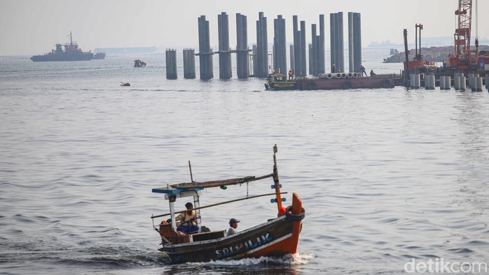 Pembangunan Tol Laut Teluk Jakarta Diharapkan Percepat Arus Logistik Nasional Jalan akses pelabuhan nan dibangun di atas perairan Teluk Jakarta diproyeksikan meningkatkan efisiensi pengedaran barang, sekaligus memperkuat konektivitas area pelabuhan di pesisir utara ibu kota.