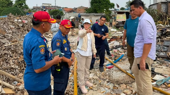 Pemprov DKI Jakarta melalui Dinas Lingkungan Hidup (DLH) telah melakukan pemeriksaan penimbunan sampah ilegal di Jalan H. Tabah, Dukuh, Kramat Jati, Jakarta Timur.