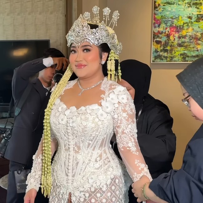 8 Potret Pernikahan Cucu Megawati, Makeup Hollywood Flawless Bikin Pangling