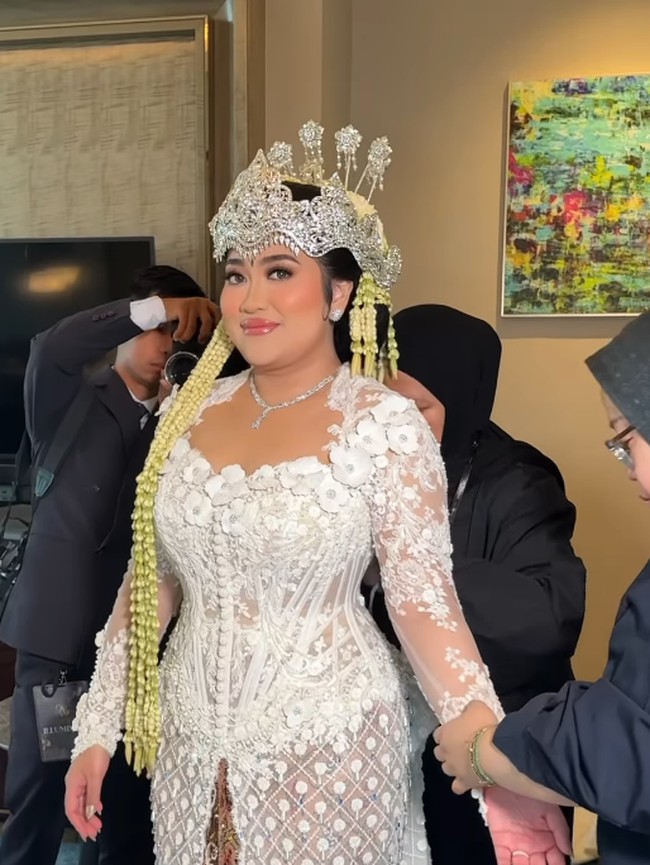 8 Potret Pernikahan Cucu Megawati, Makeup Hollywood Flawless Bikin Pangling