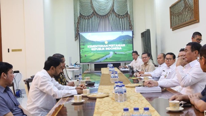 Pertemuan Mualem dengan Mentan Andi Amran Sulaiman (Foto: Pemerintah Aceh )