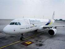 Pesawat Raksasa Airbus A380 Mendarat Perdana di Soetta