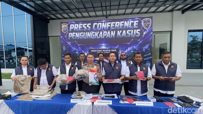 Polisi ungkap scammer jaringan internasional di Medan. (Foto: Mhd Ilham Pradilla/detikSumut)