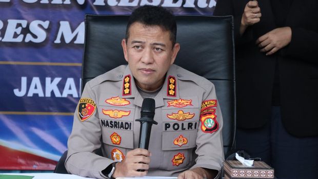 Polres Metro Jakarta Barat memusnahkan bahan baku narkoba Rp 119 miliar hasil pengungkapan jaringan internasional. Kapolres Metro Jakarta Barat Kombes Nasriadi mengatakan pengungkapan tersebut berhasil menyelamatkan 3,5 juta jiwa.