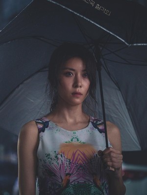 Potret Ha Ji Won Jadi Artis Terpuruk di Film Portrait of a Family