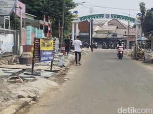 Kala Proyek Trotoar Lebar di Depok Diprotes Warga