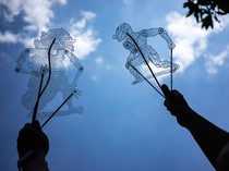 Sulap Sampah Jadi Cuan, Wayang Botol Bekas Ini Tembus Pasar Nasional