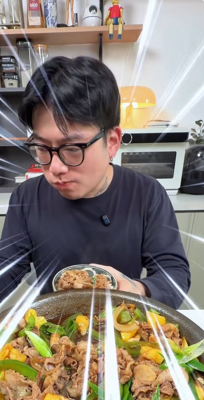 Tak Hanya Jago Masak, Chef Wilgoz Hobi Kulineran ke Berbagai Kota!