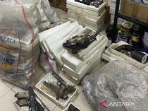 Ratusan Senjata Ditemukan di Ruang Eks Ketua Yayasan Sekolah Jakarta