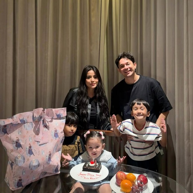 Kata Tengku Dewi Ketika Andrew Andika Rayakan Ultah Anak Bareng Istri
