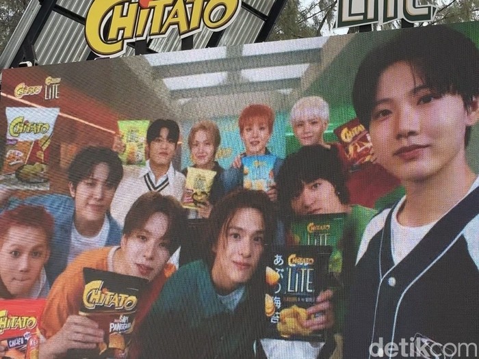 TREASURE resmi diumumkan sebagai brand ambassador snack kentang Indonesia.