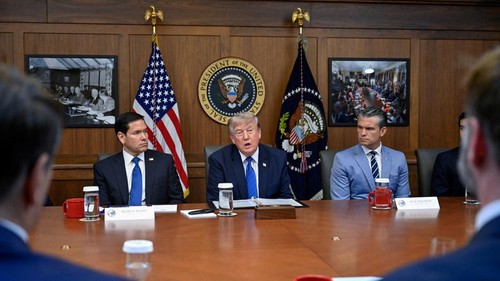 U.S. President Donald Trump, Secretary of State Marco Rubio, and Secretary of Defense Pete Hegseth sit opposite Vice President JD Vance and Acting Attorney General Todd Blanche as they participate in a cabinet meeting at Camp David in Thurmont, Maryland, U.S., July 31, 2026. REUTERS/Daniel Heuer     TPX IMAGES OF THE DAY
