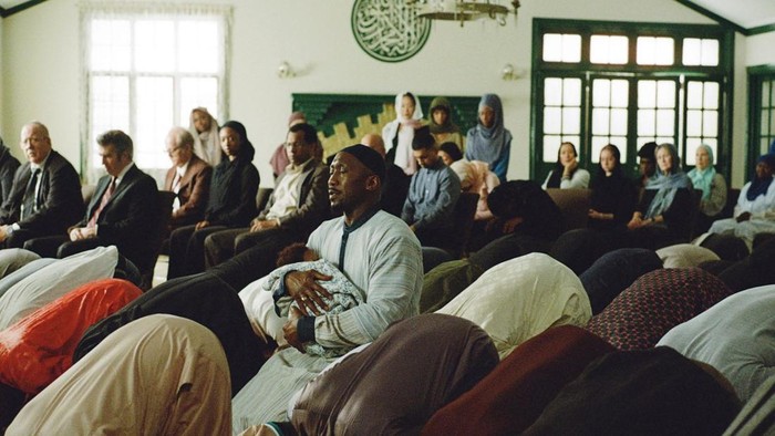 Mahershala Ali dalam film Your Mother Your Mother Your Mother (2026).