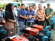 Bupati Bone Salurkan 700 Pompa Air dari Kementan untuk Atasi Kekeringan