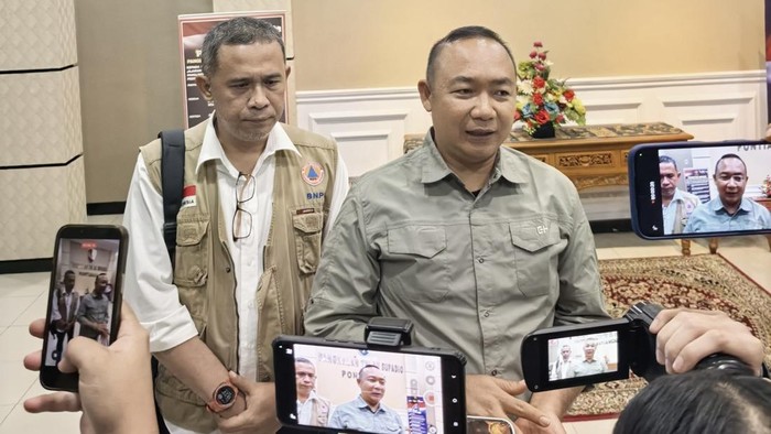 Bupati Ketapang Alexander Wilyo