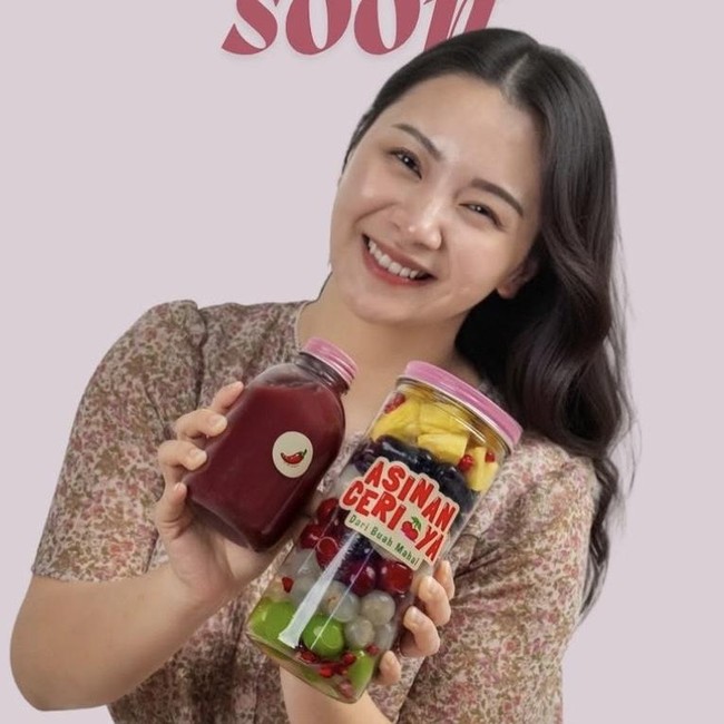 Ini Devy Anastasia, Sosok di Balik Asinan Ceri-Ya Rp600 Ribu