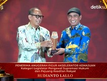 RL Raih detiktimur Awards 2026 Kategori Legislator Pengawal Supremasi Hukum