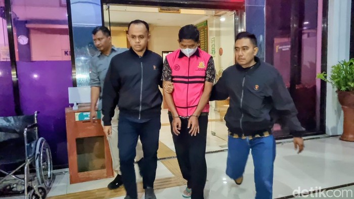 Eks Ketua DPRD Ponorogo SN ditahan di Kejari