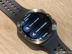 Unboxing Galaxy Watch Ultra2, Lebih Tipis tapi Makin Tangguh