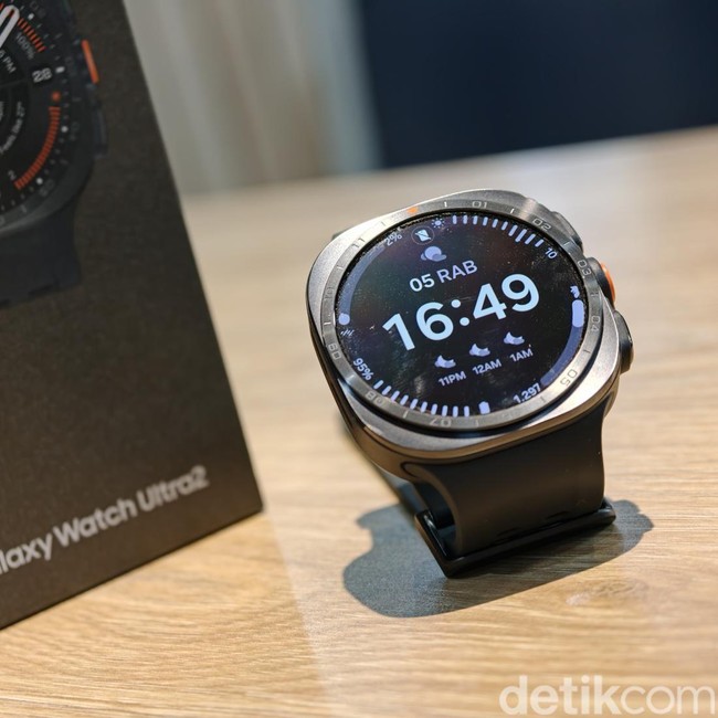 Unboxing Galaxy Watch Ultra2, Lebih Tipis tapi Makin Tangguh