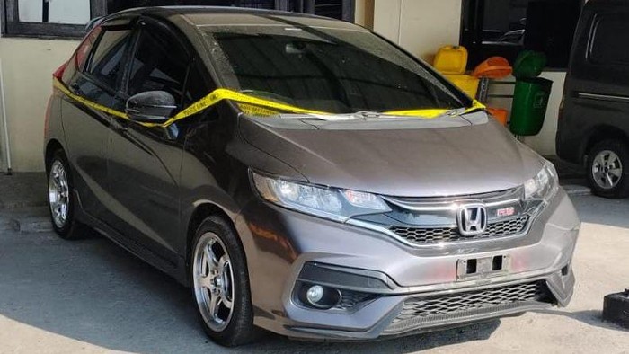 Honda Jazz abu-abu milik bos konter Ambarawa, Jumat (7/8/2026).