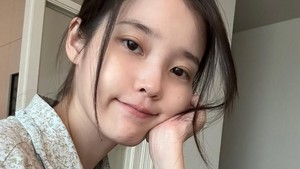 Kemunculan IU di Instagram ini disambut meriah oleh UAENA. Sekaligus jadi kabar baik soal kondisi terkini yang dibagikan langsung kepada fans. (Foto: dok. Instagram @dlwlrma)