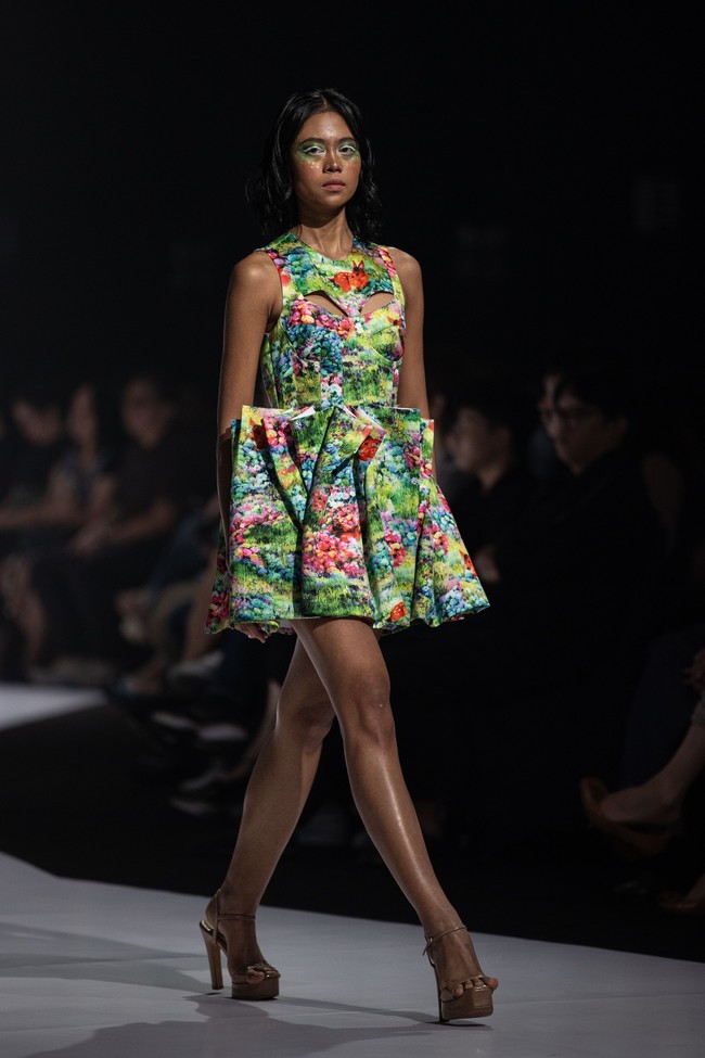 Dengan digital printing, ia bermain dengan visual bernuansa floral yang segar. (Foto: Dok. JF3)