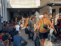 Korban Selamat KM Mutiara Sentosa 2 Antre Uang Ongkos di Kantor PT ALP