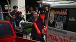 Lansia Tewas Ditembak Remaja di Thailand, Petugas Medis Evakuasi Jenazah
