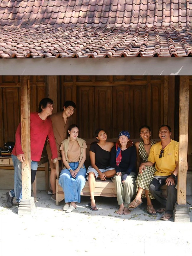 Potret Sederhana nan Hangat, Luna Maya Bersama Kakak Rayakan Ultah Ibu Desa