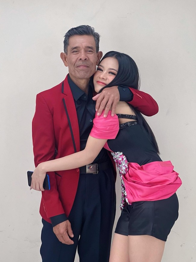 Melly Lee Berduka